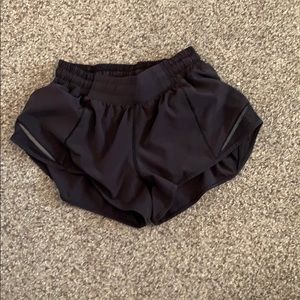 Black size 4 regular lulu shorts